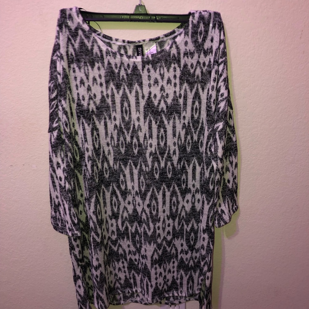 Y2K long too black and white divided xs